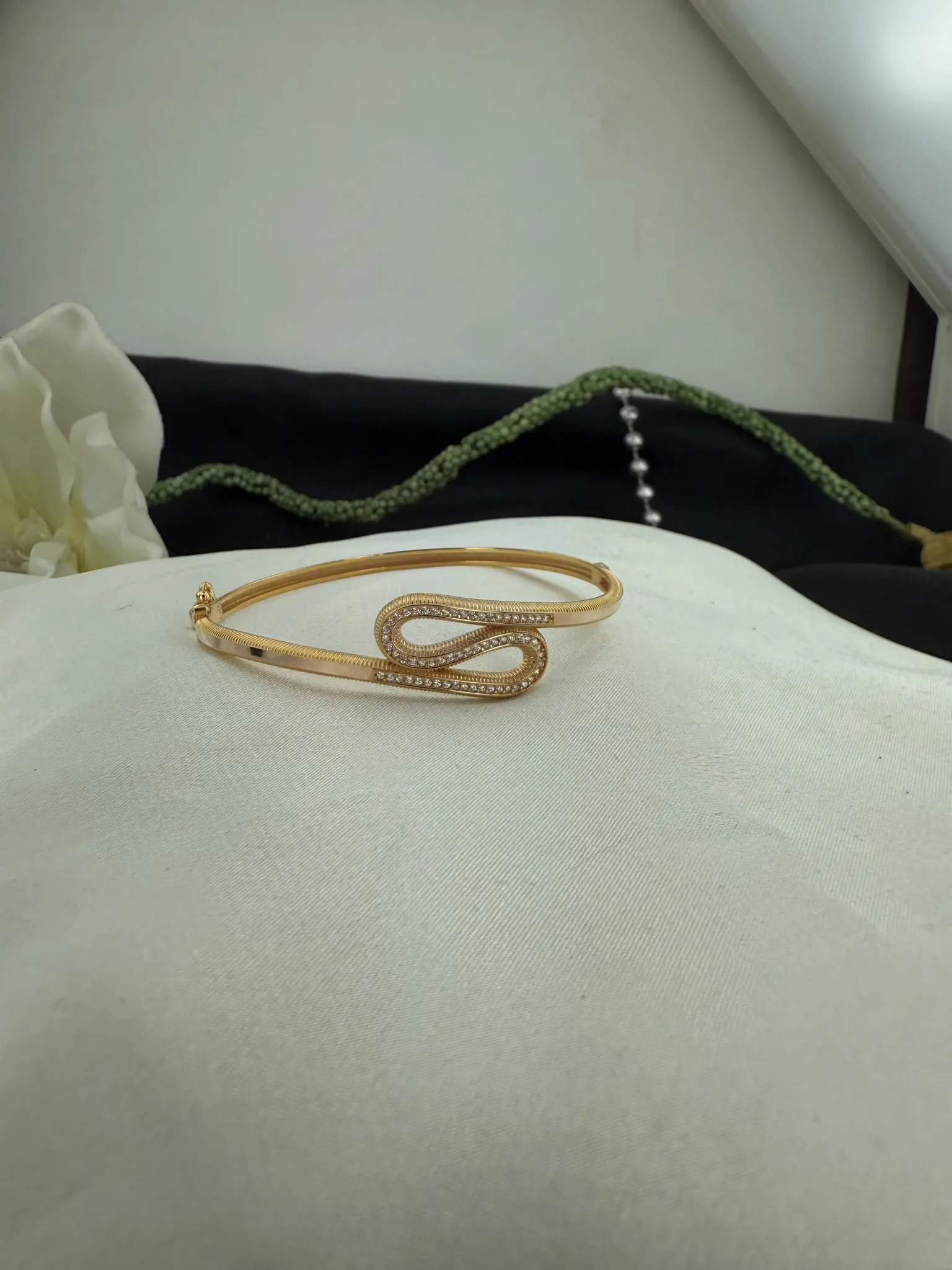 özel Tadarım Taşsız Kelepçe