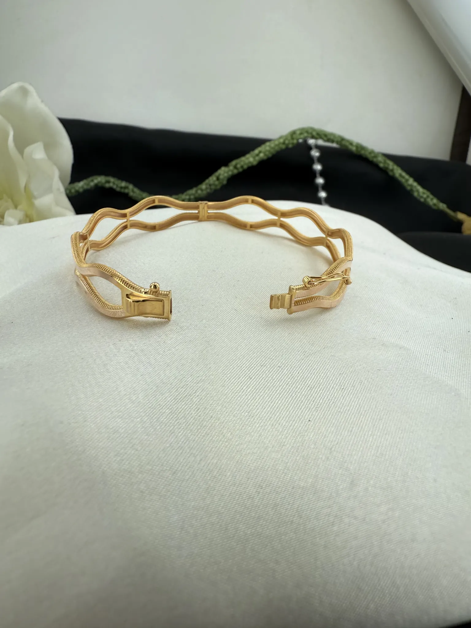 Özel Tasarım Taşsız Ajda Kelepçe