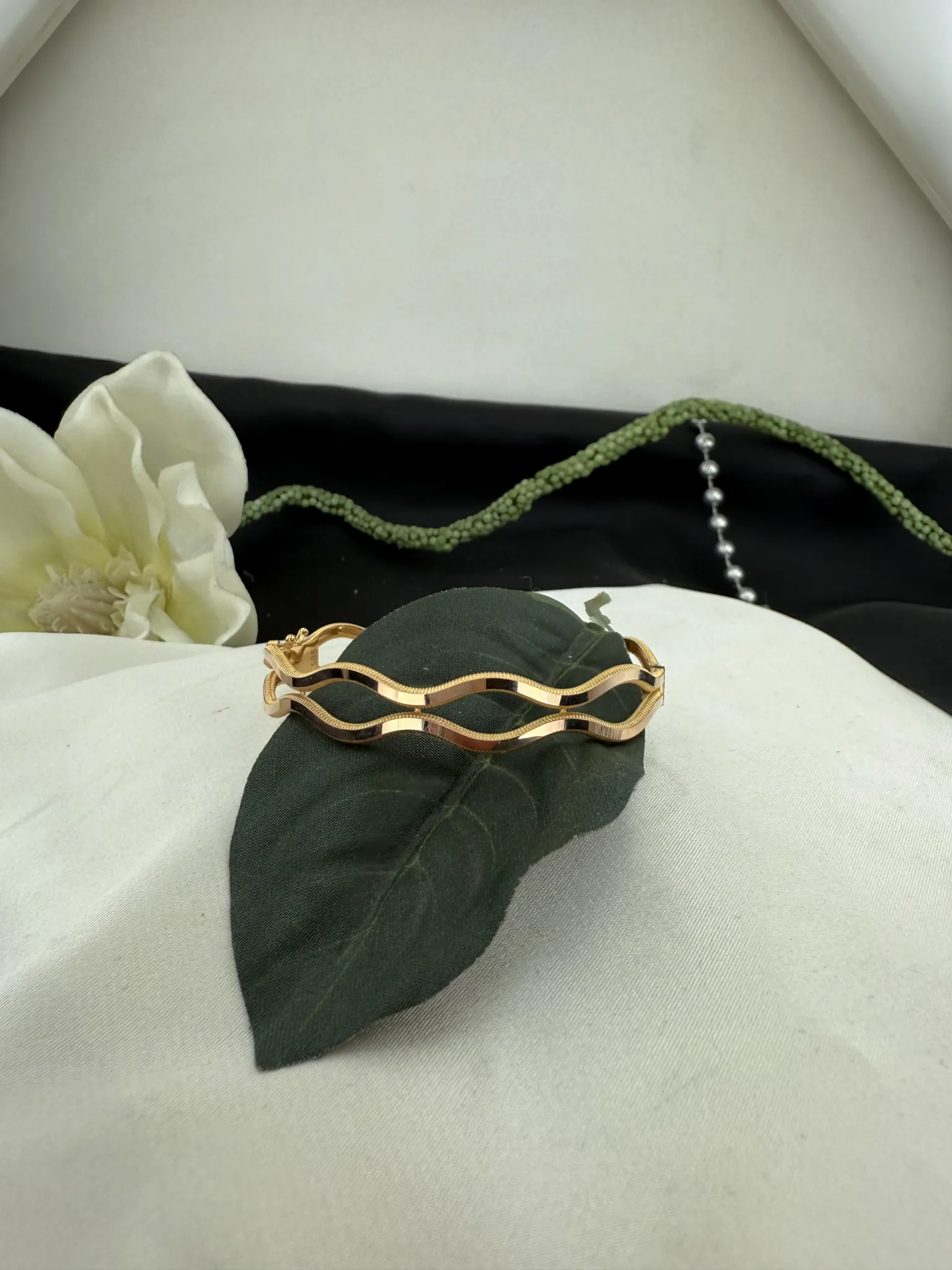 Özel Tasarım Taşsız Ajda Kelepçe