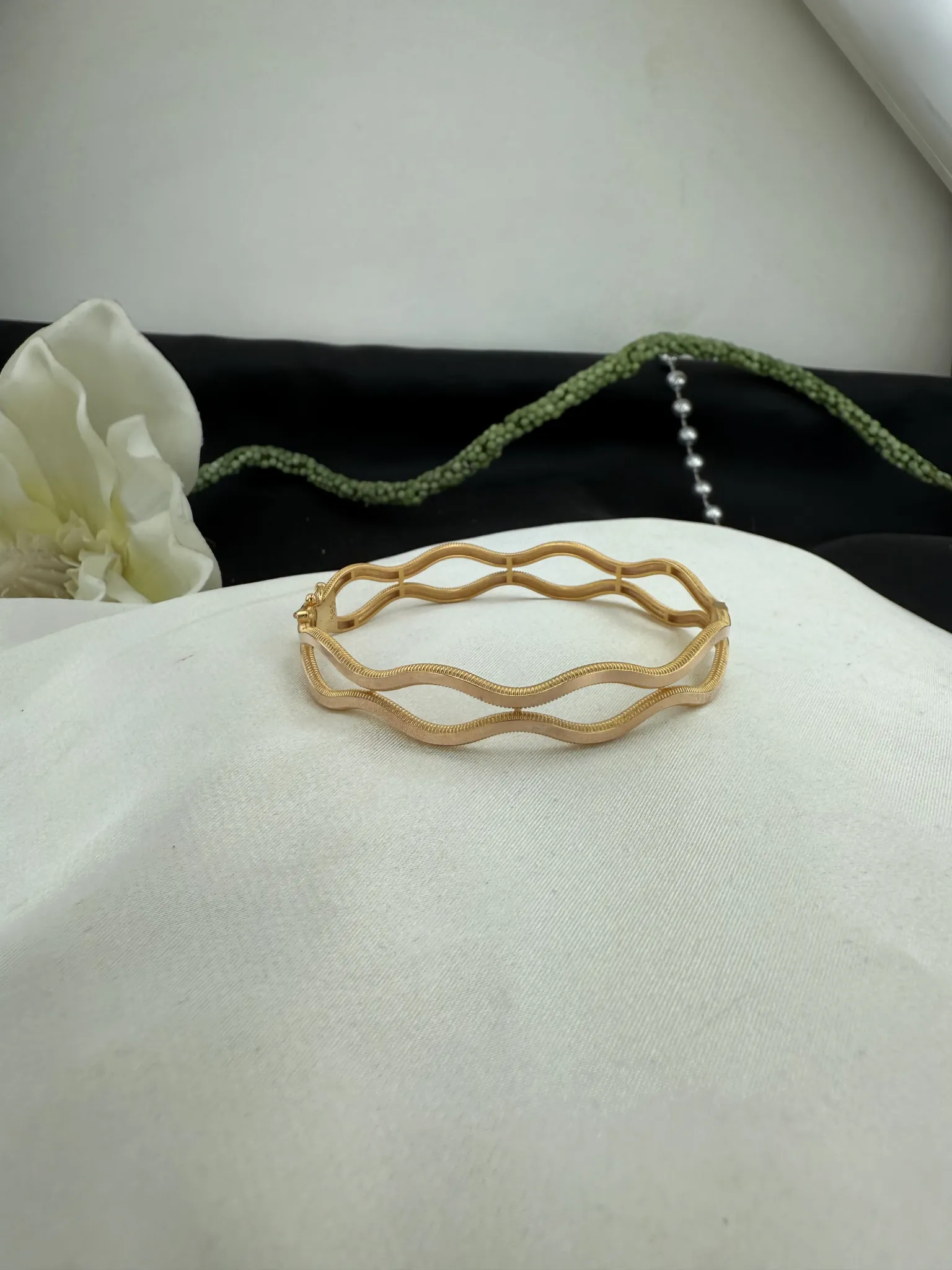 Özel Tasarım Taşsız Ajda Kelepçe