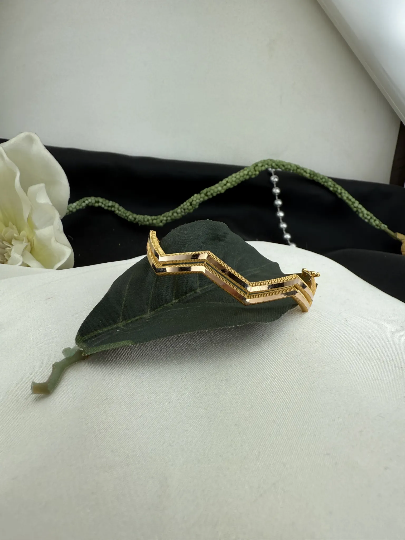 Özel Tasarım Zigzag Ajda Kelepçe