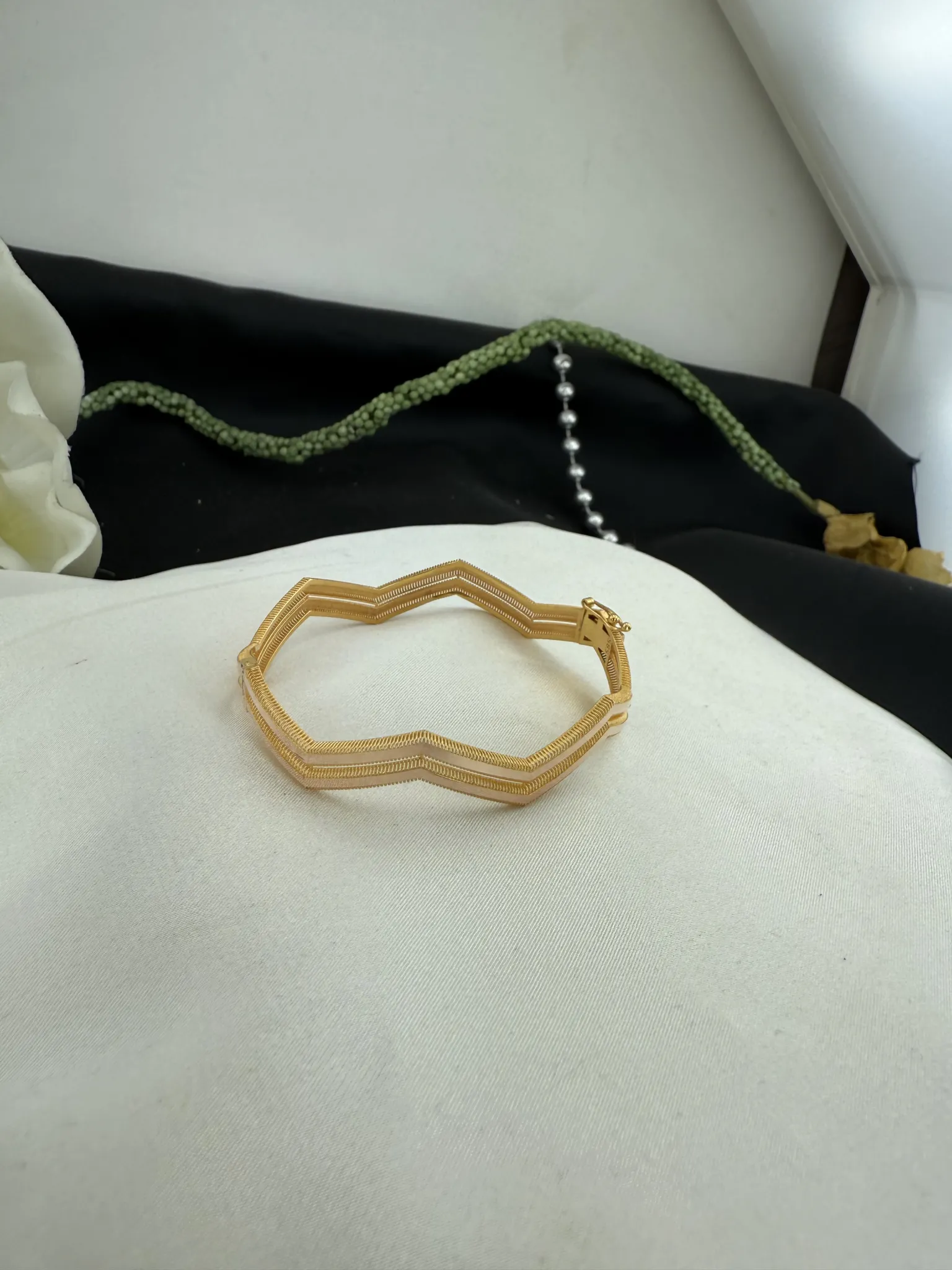 Özel Tasarım Zigzag Ajda Kelepçe