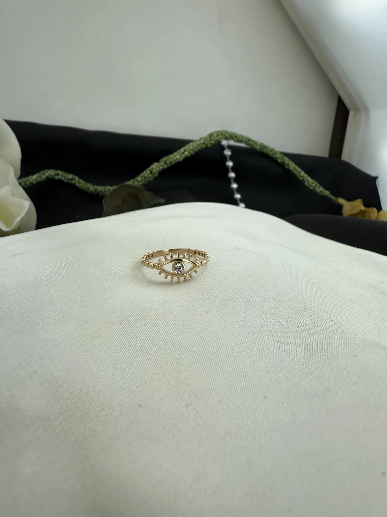 Taşlı Göz Yüzük