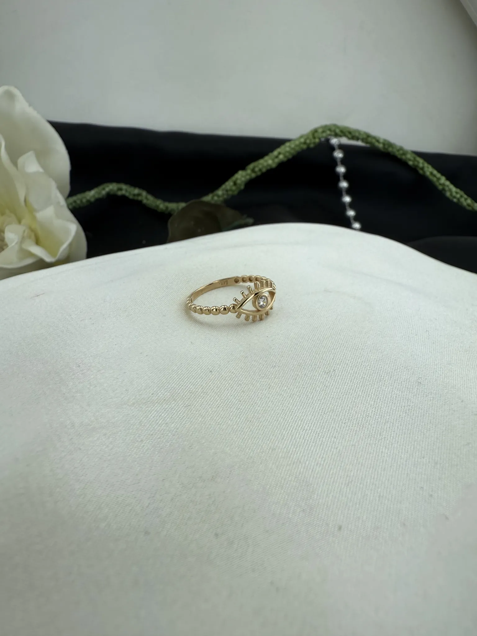 Taşlı Göz Yüzük