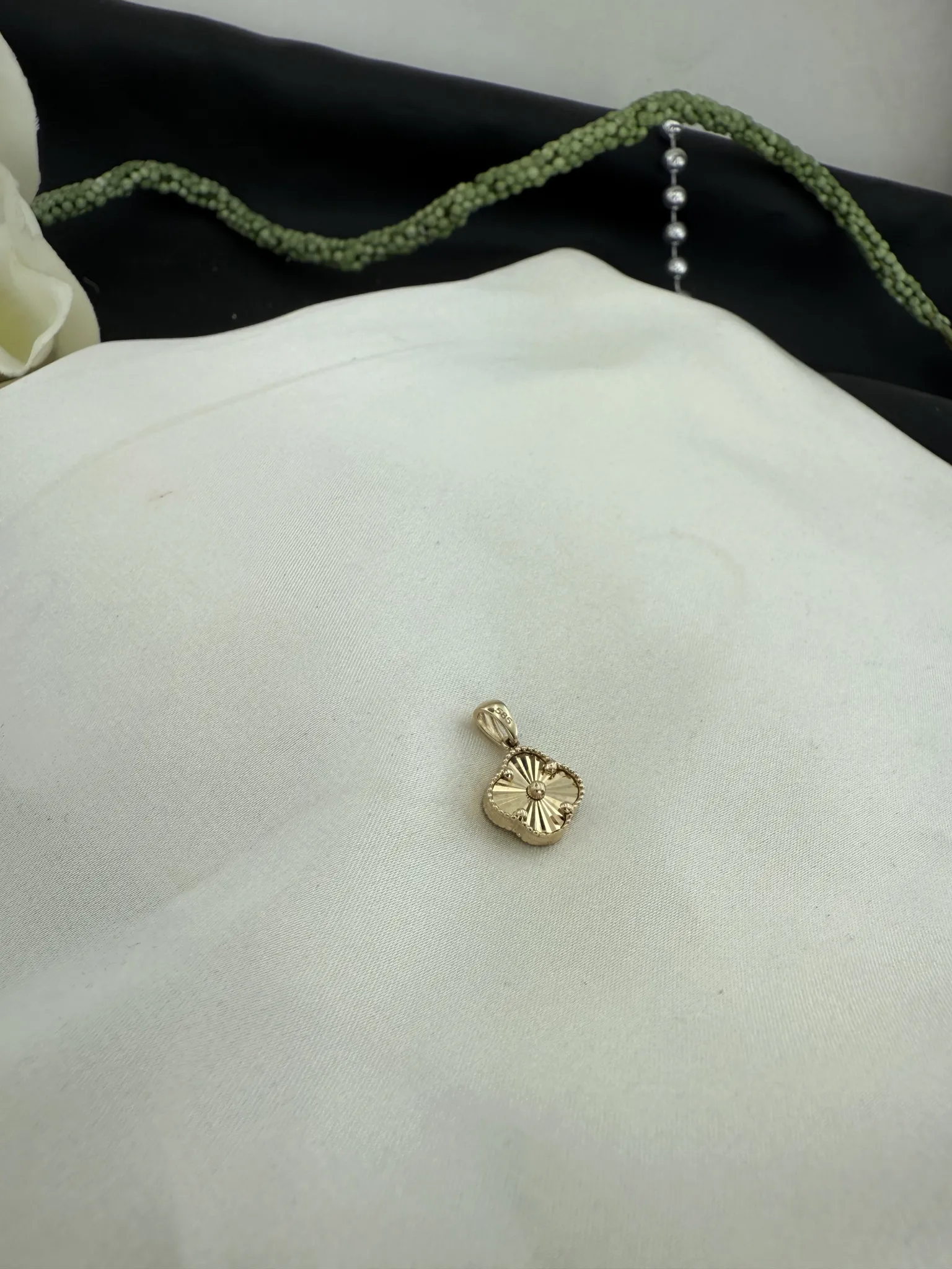 Taşsız Yonca Kolye Ucu