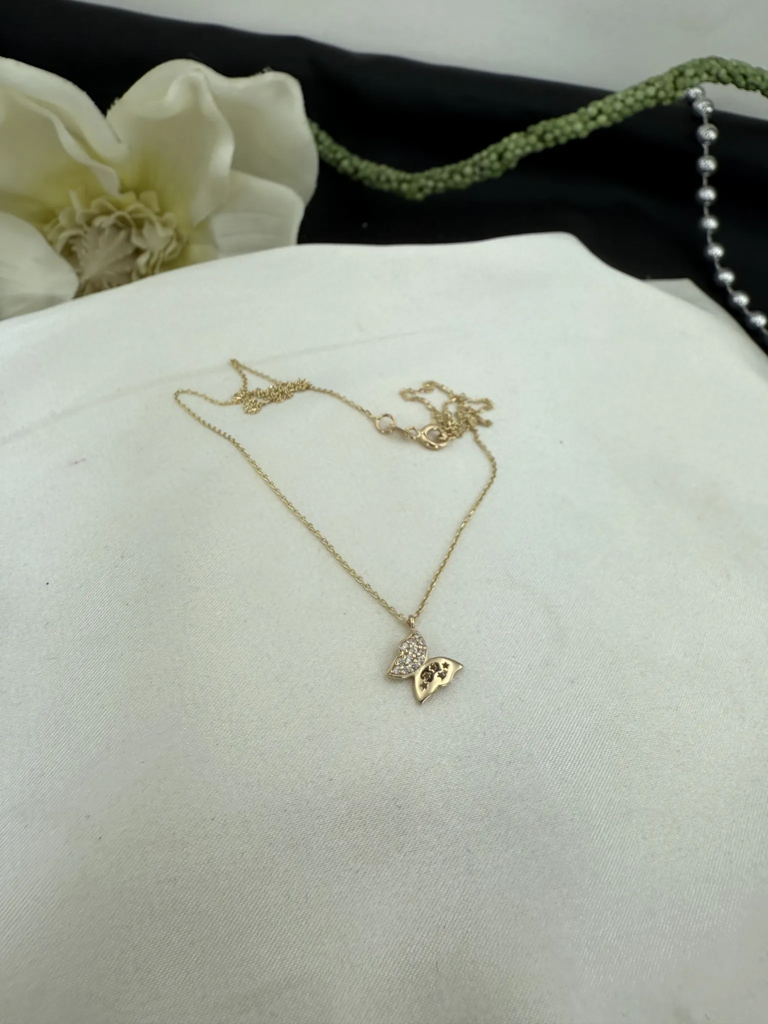 Taşlı Kelebek Kolye