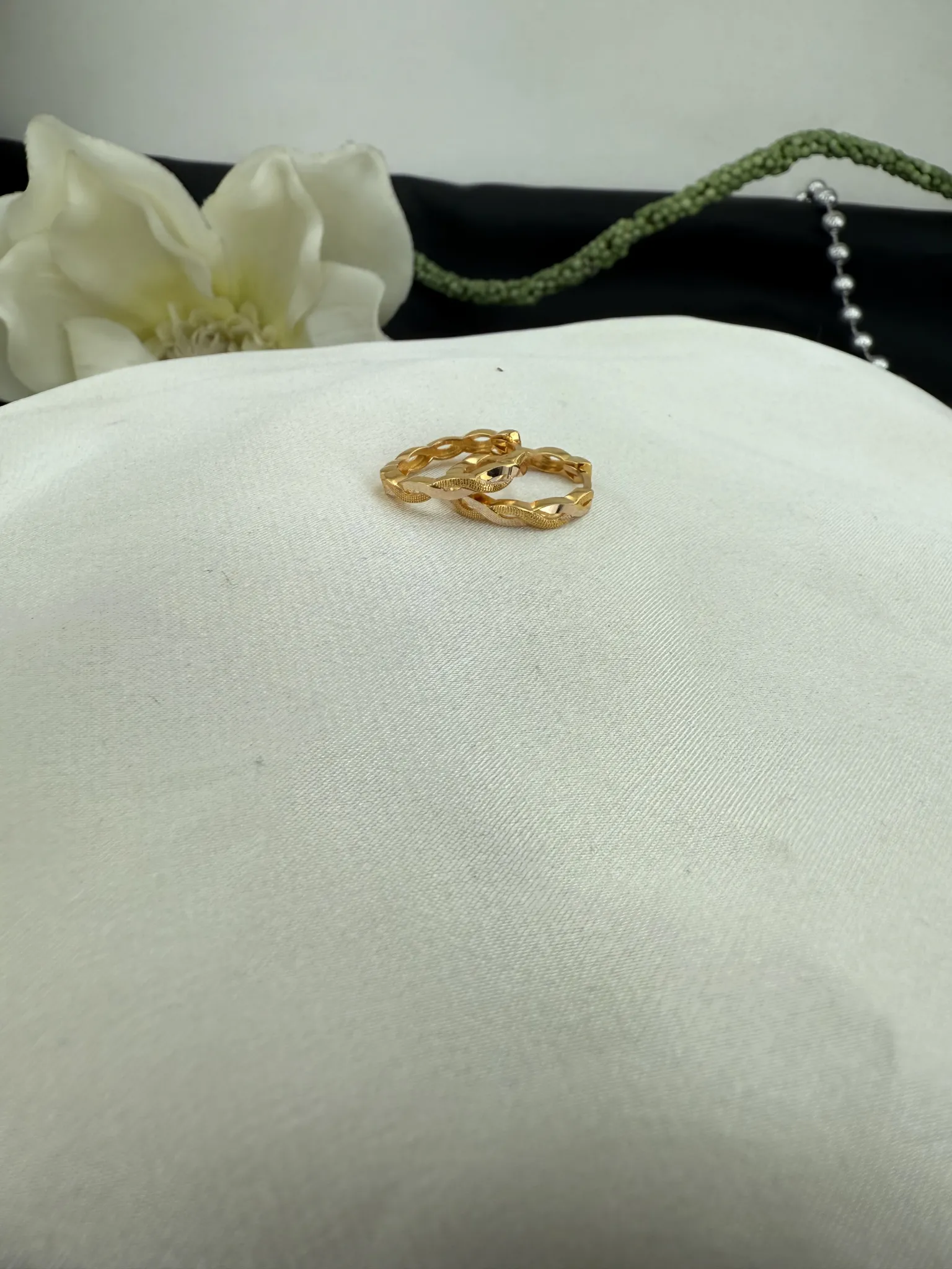 Taşsız Desenli Küpe