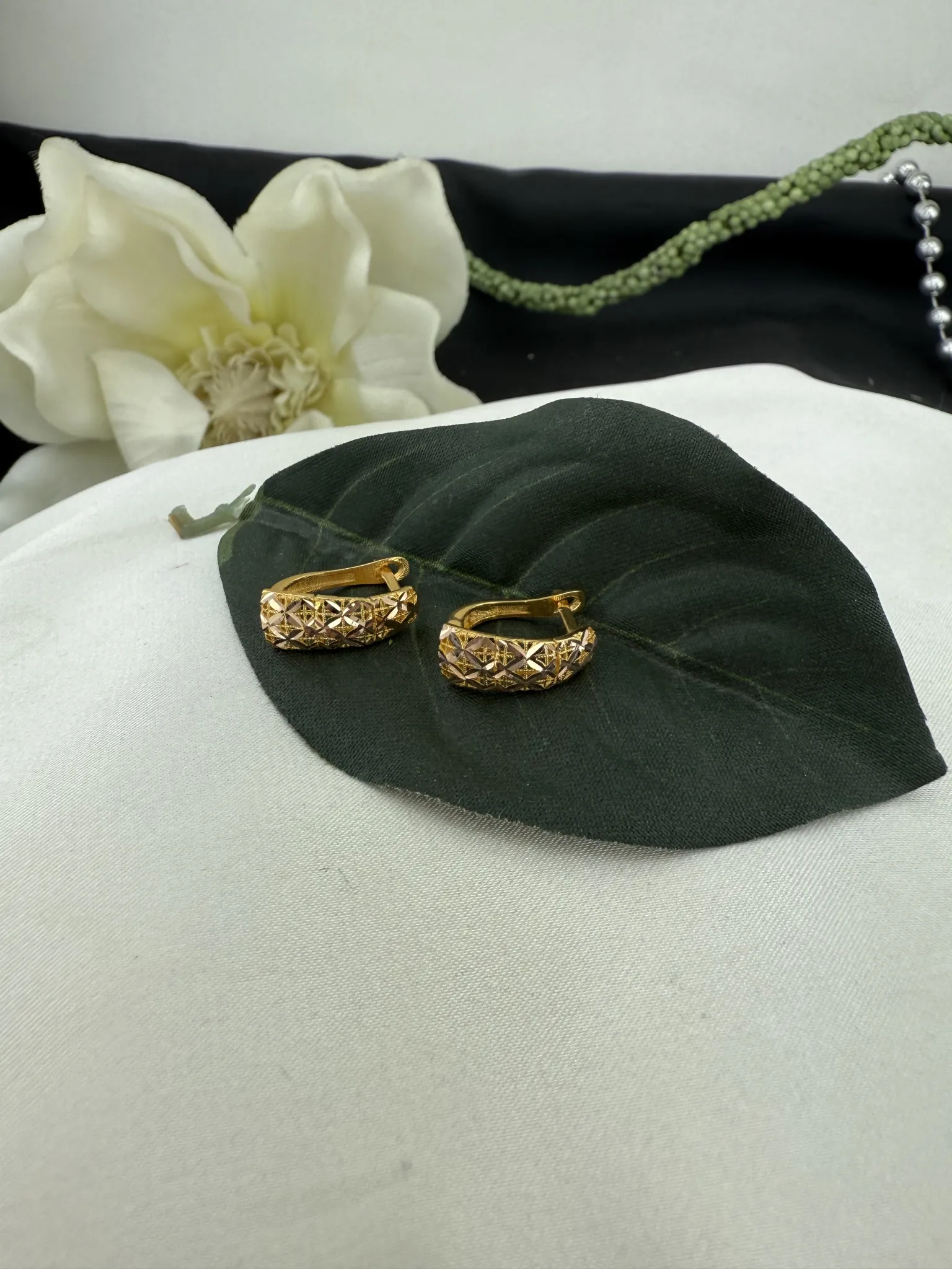 Taşsız Desenli Küpe