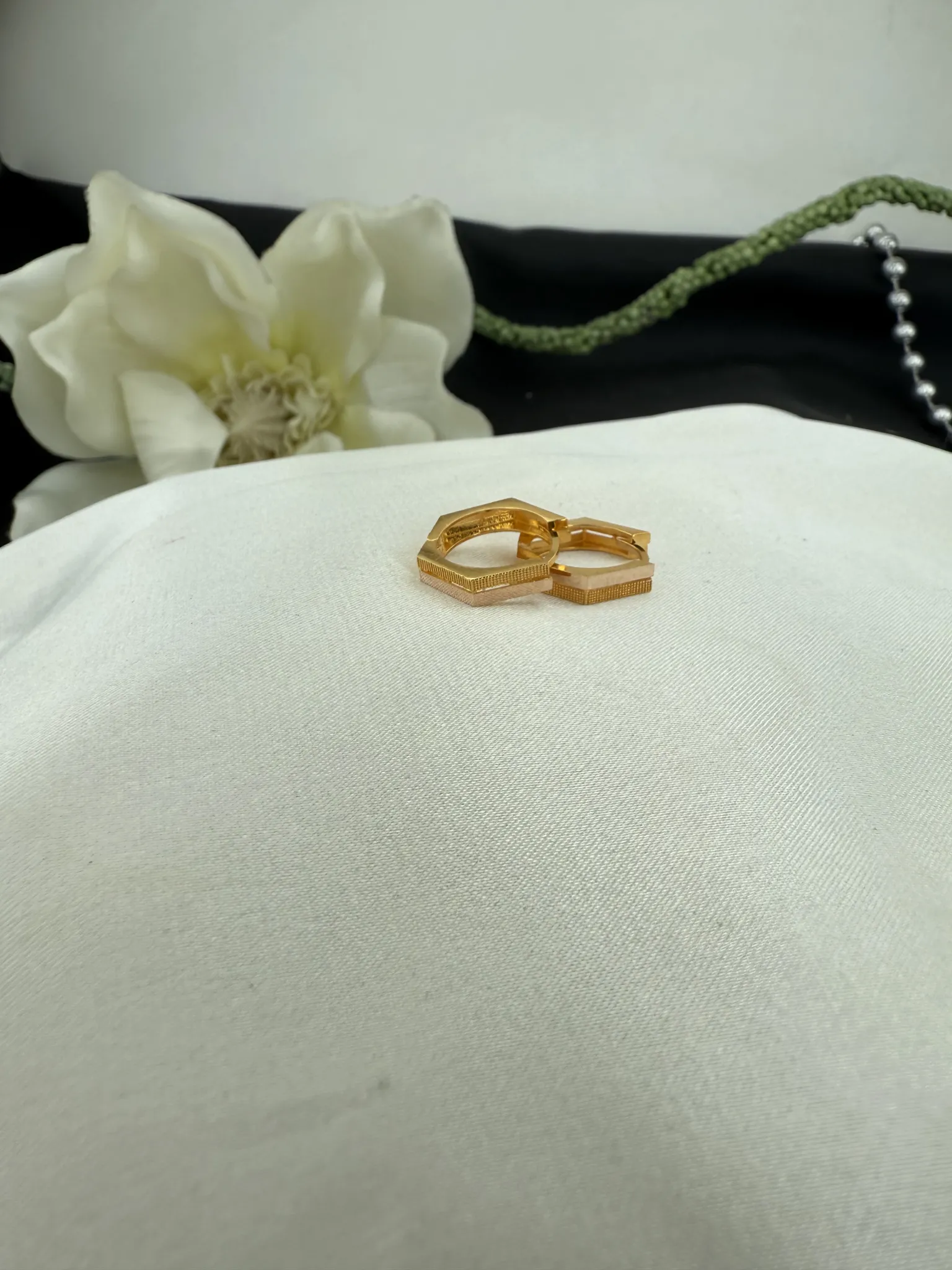 Taşsız Desenli Küpe