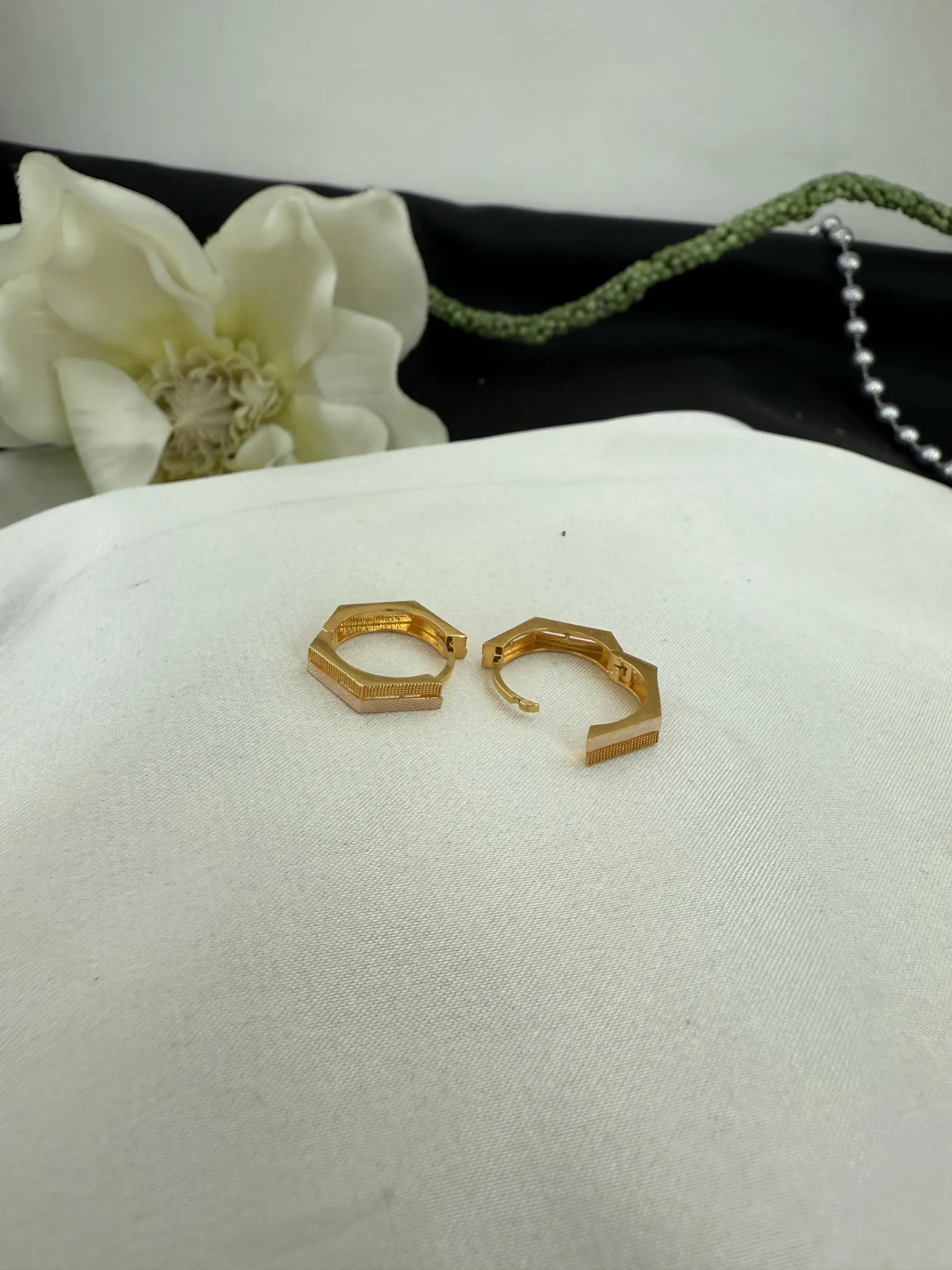 Taşsız Desenli Küpe